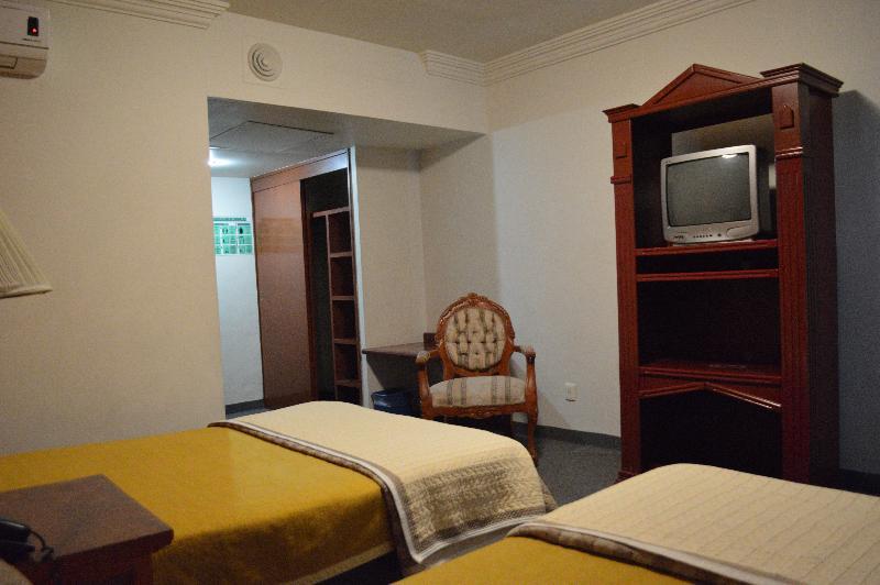Hotel Las Pergolas Guadalajara Buitenkant foto