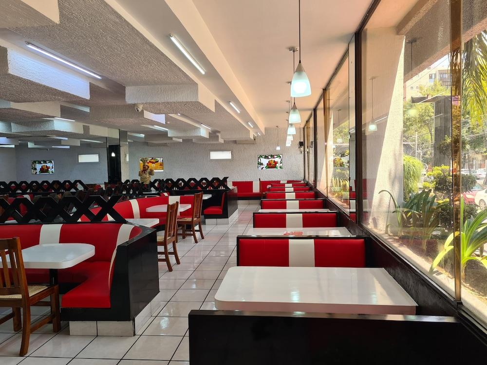 Hotel Las Pergolas Guadalajara Buitenkant foto